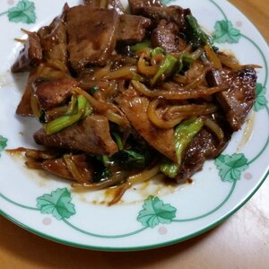 鶏レバーともやしと小松菜のにんにく醤油炒め